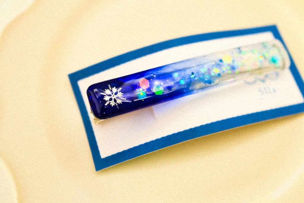 雪の結晶のヘアクリップ スティックタイプ シルバー金具