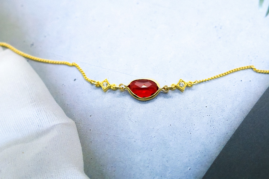 クリスタルガラスのブレスレット 真紅 ゴールド金具