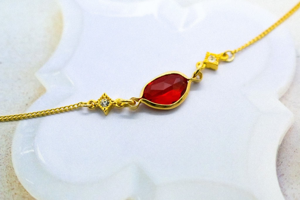 クリスタルガラスのブレスレット 真紅 ゴールド金具