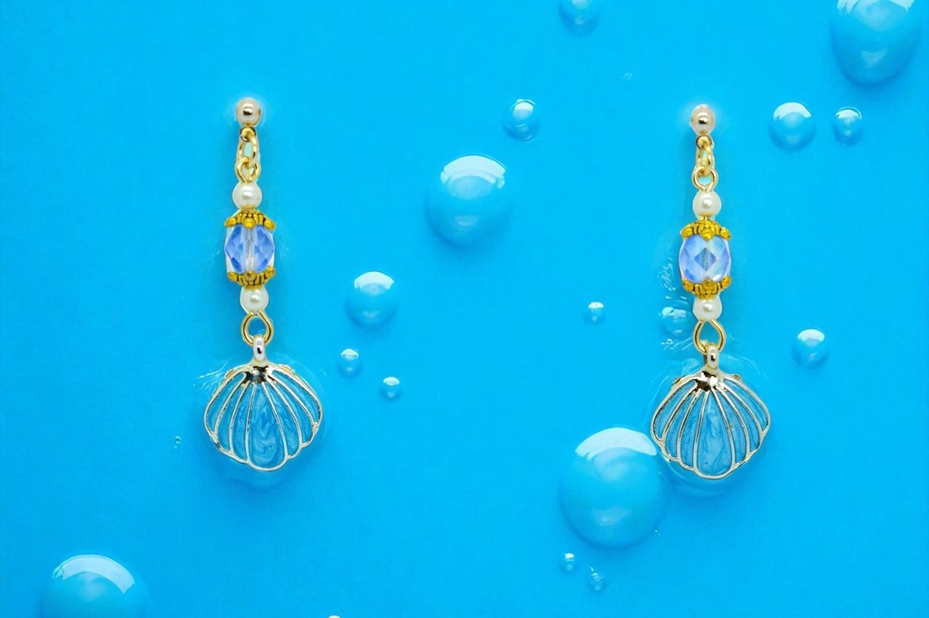 【潮騒の記憶】ターコイズの貝殻とチェコガラスのピアス　ゴールド金具　イヤリング変更可能