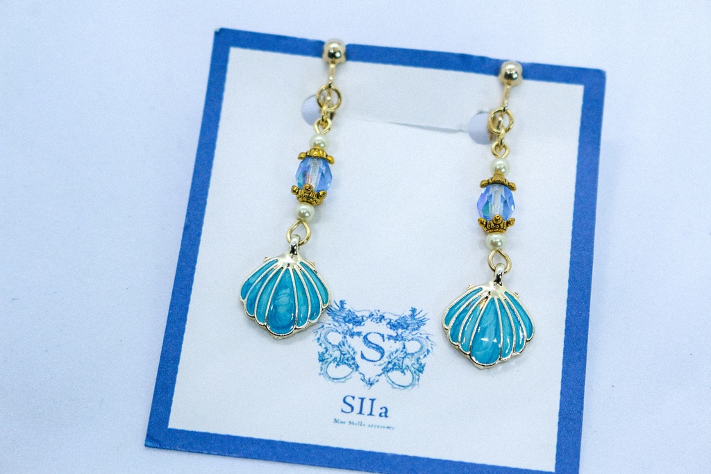 【潮騒の記憶】ターコイズの貝殻とチェコガラスのピアス ゴールド金具 イヤリング変更可能