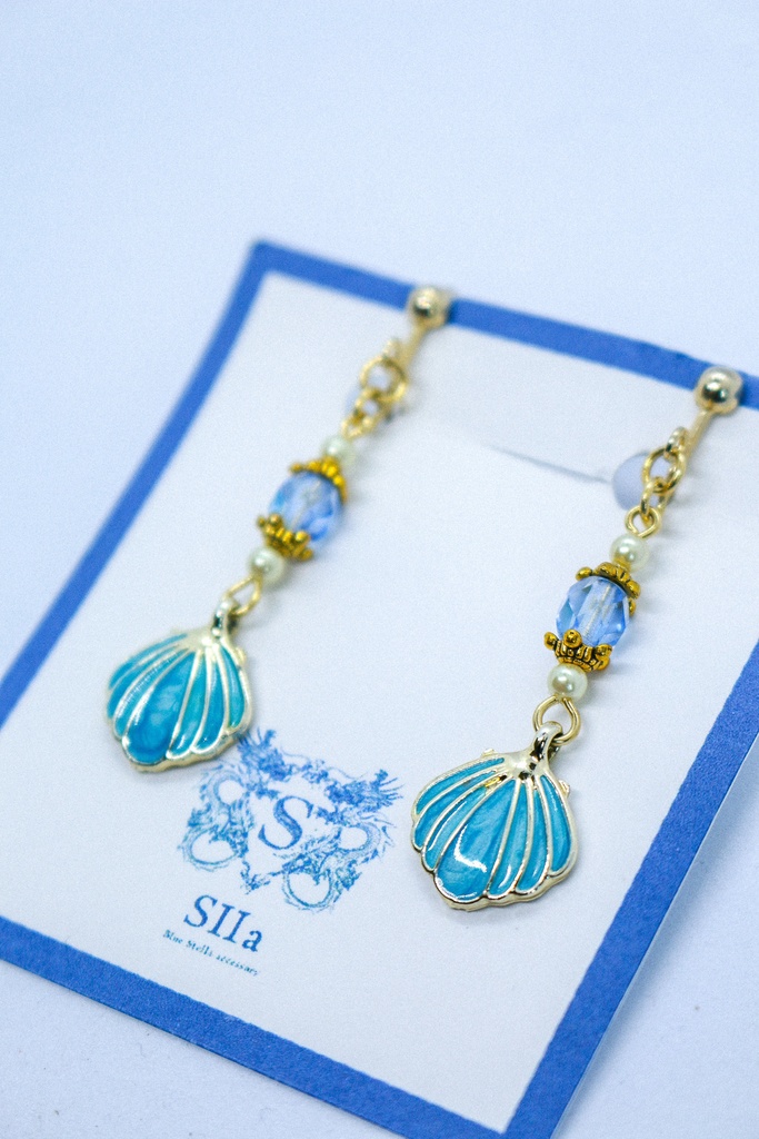 【潮騒の記憶】ターコイズの貝殻とチェコガラスのピアス ゴールド金具 イヤリング変更可能