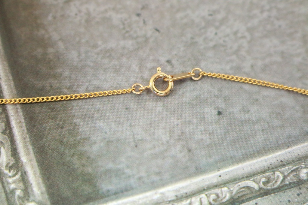 クリスタルムーンのゴールドネックレス ~選べる青系ストーン5種類~