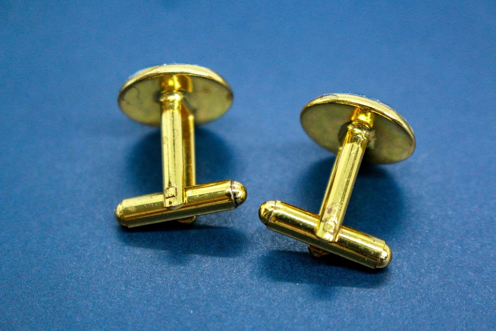 夜明けのカフスボタン ホワイト×オーシャンブルー 金具の色が選べます