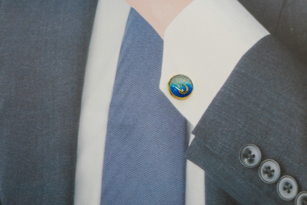 夜明けのカフスボタン ホワイト×オーシャンブルー 金具の色が選べます