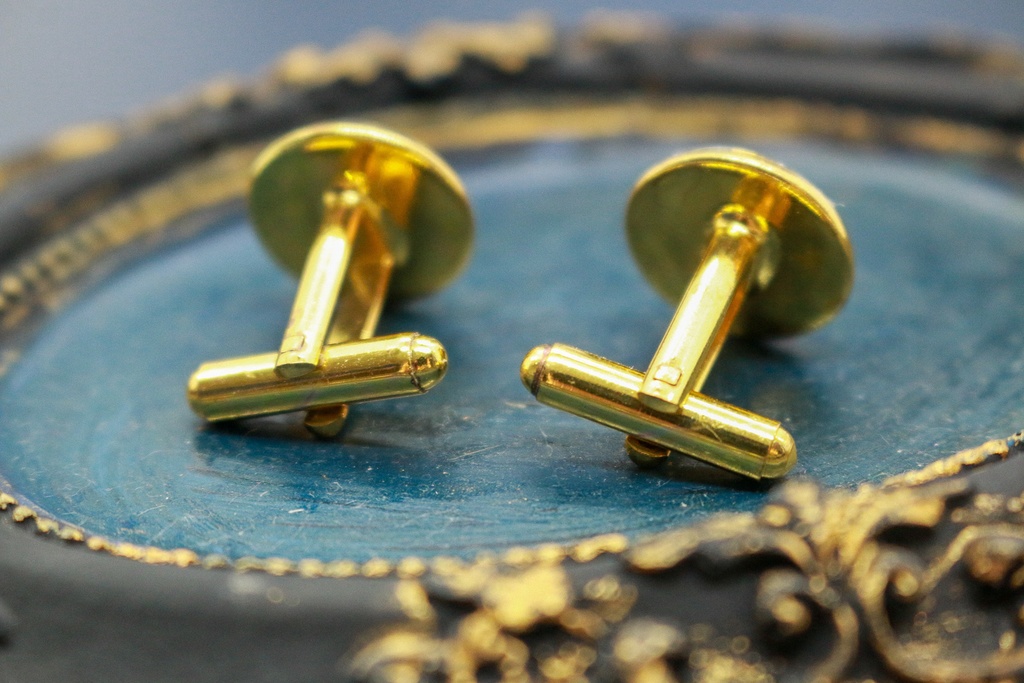 夜明けのカフスボタン ホワイト×オーシャンブルー 金具の色が選べます