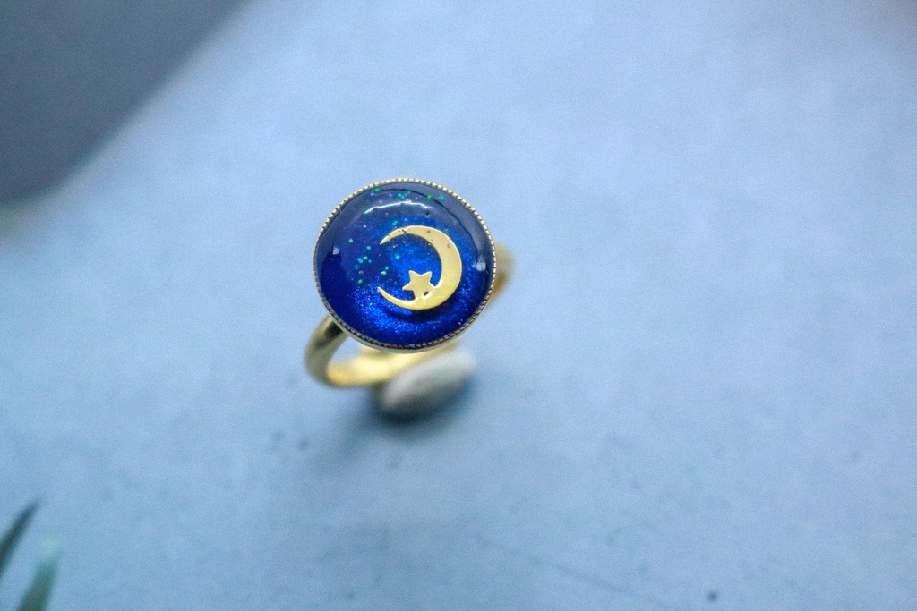 三日月夜のRing(フリー)　ネイビー×オーシャンブルー　金具の色が選べます