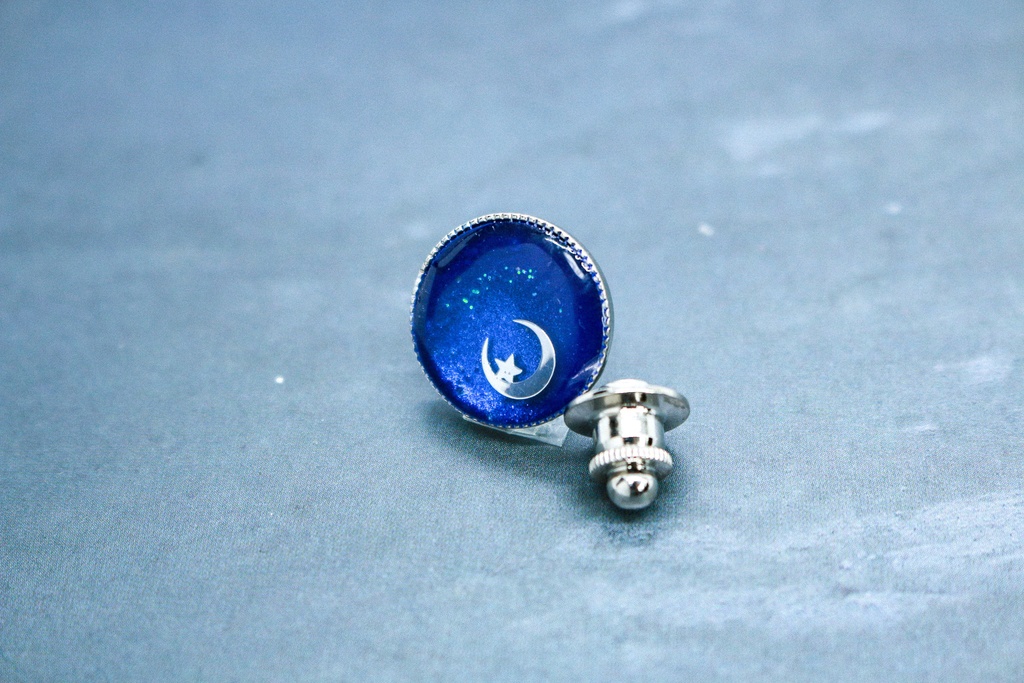 【静寂の月夜 〜シルバームーンのタックピン〜】