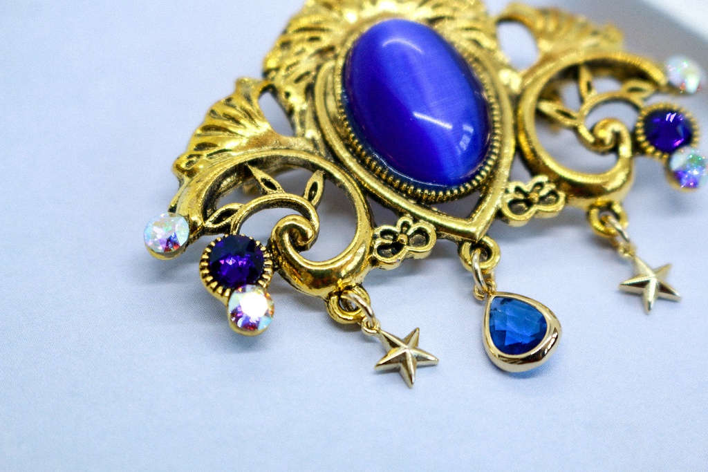 チェコヴィンテージガラスのブローチ ロイヤルブルー ゴールド金具