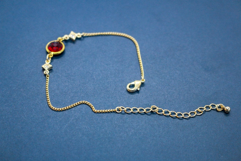 クリスタルガラスのブレスレット シャムレッド ゴールド金具