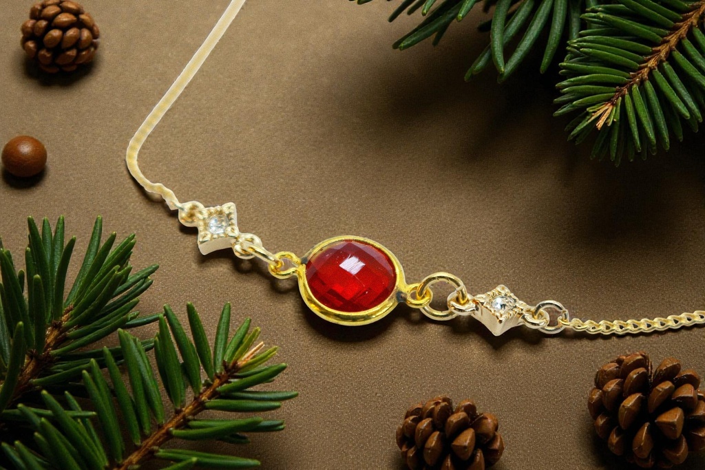 クリスタルガラスのブレスレット シャムレッド ゴールド金具