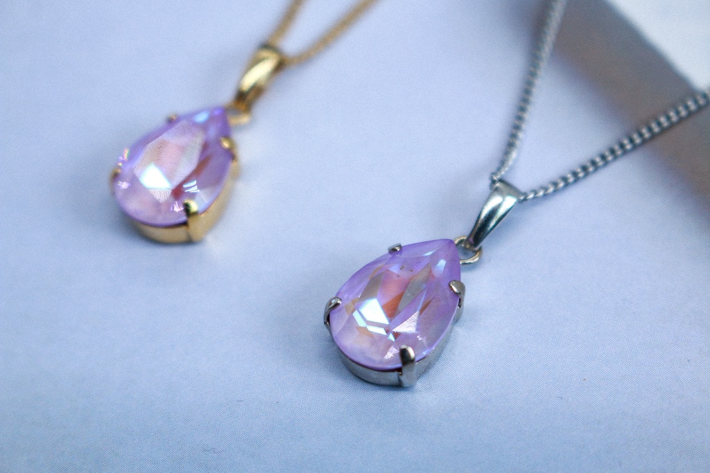 【春カラー】 オーストリアクリスタルガラスのペアシェイプカットネックレス ~ラベンダーディライト~金具の色が選べます