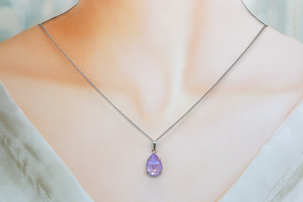 【春カラー】 オーストリアクリスタルガラスのペアシェイプカットネックレス ~ラベンダーディライト~金具の色が選べます