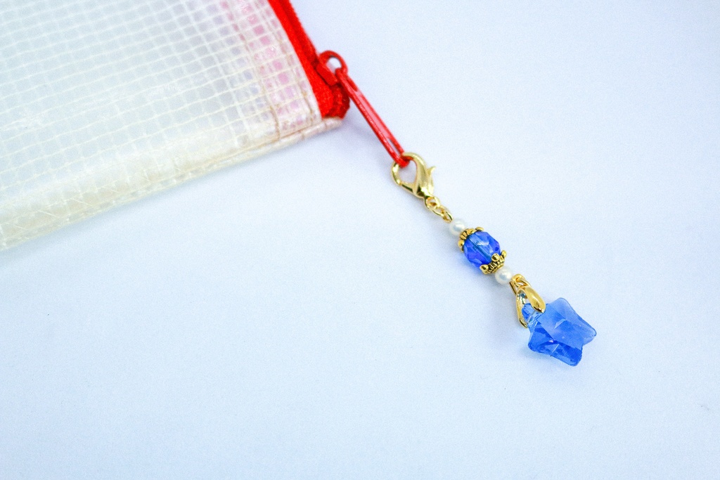 きらめくガラス星のチャーム クリアサファイア