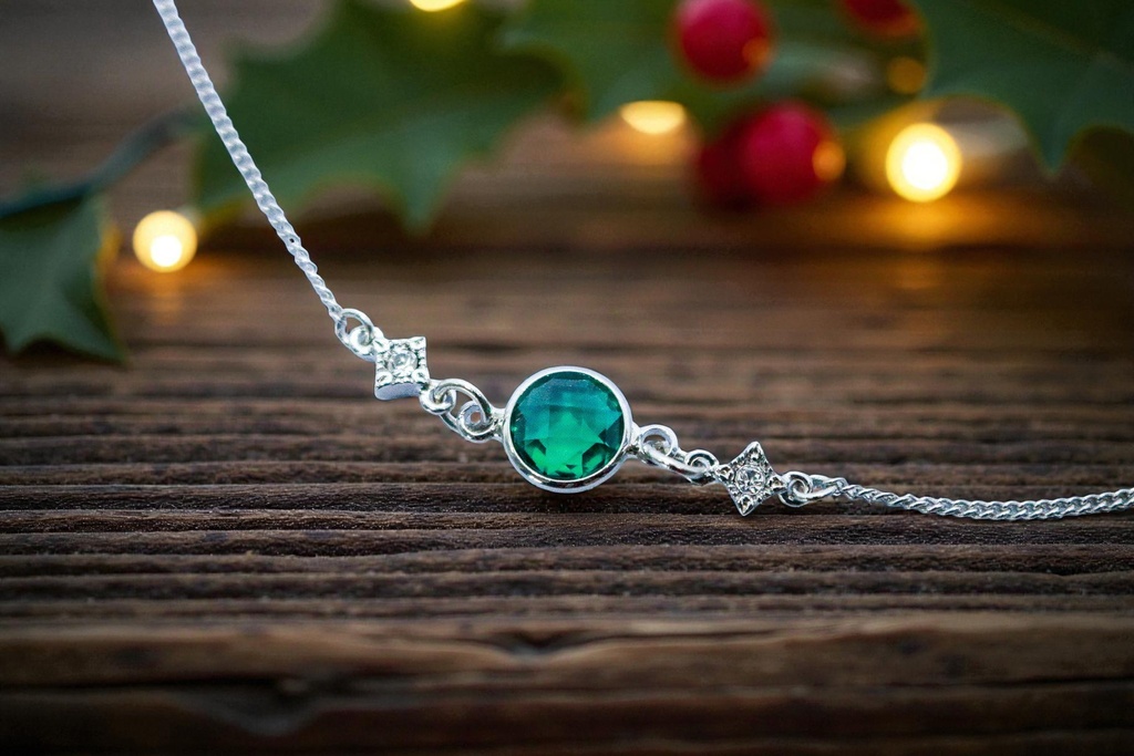 クリスタルガラスのブレスレット　エメラルドカラー　シルバー金具