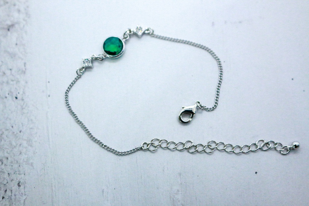クリスタルガラスのブレスレット エメラルドカラー シルバー金具