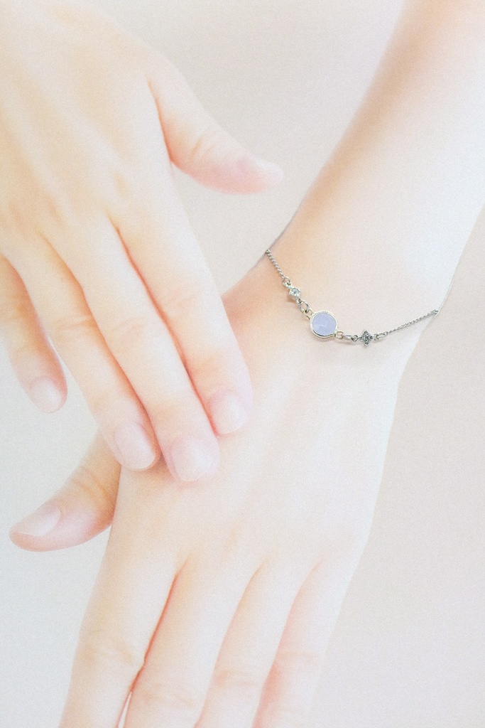 クリスタルガラスのブレスレット アーシーブルー シルバー金具