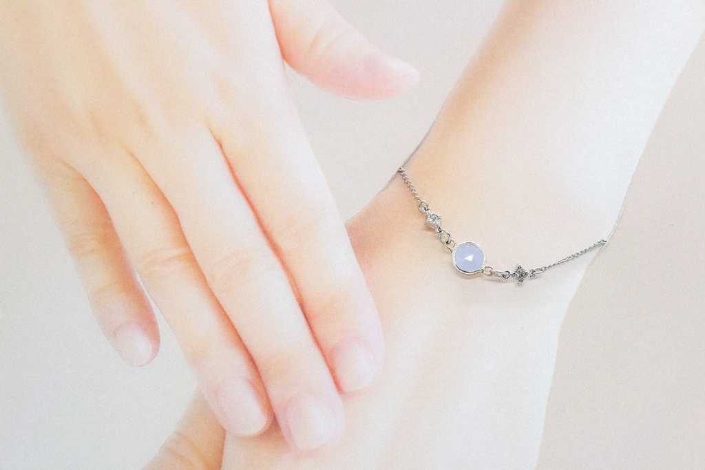 クリスタルガラスのブレスレット アーシーブルー シルバー金具