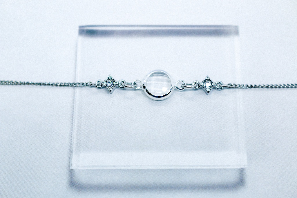 クリスタルガラスのブレスレット　クリア　シルバー金具