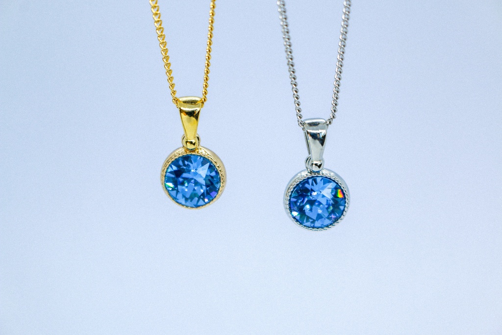 再生の輝き ― アイスブルークリスタルネックレス】 金具の色が選べます