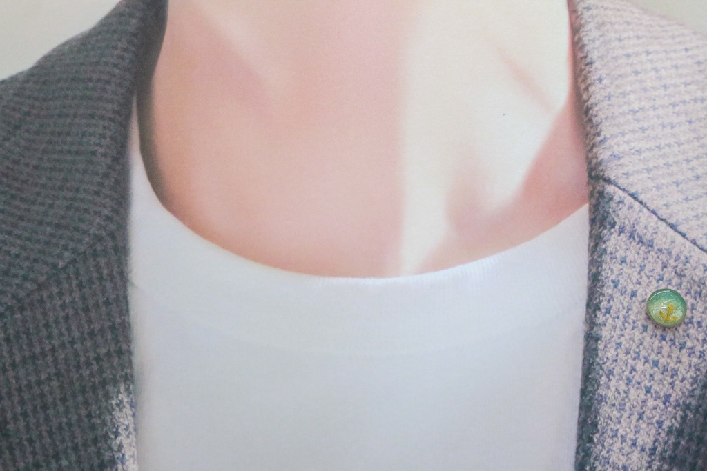 アンカーのタックピン スカイブルー×ホワイト シルバー金具