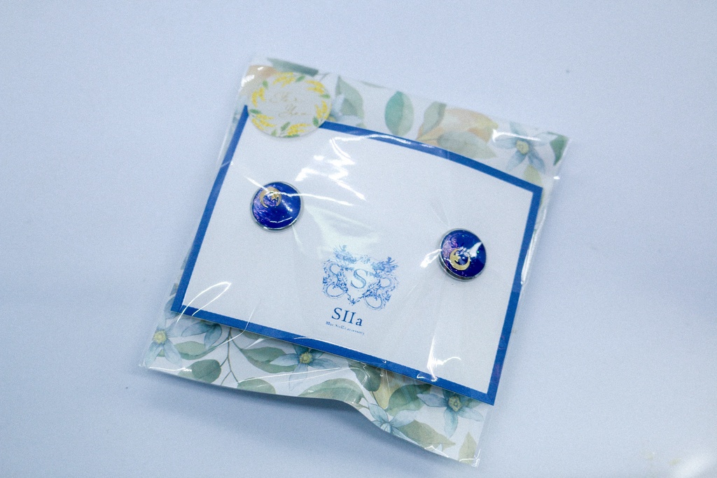 幻想的な月夜のカフスボタン ロイヤルブルー×オーロラ シルバー金具