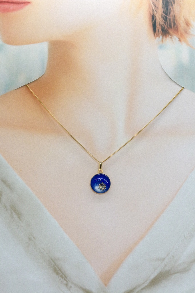 ちいさなまるいネックレス 雪 ブルー×ホワイト 金具の色が選べます