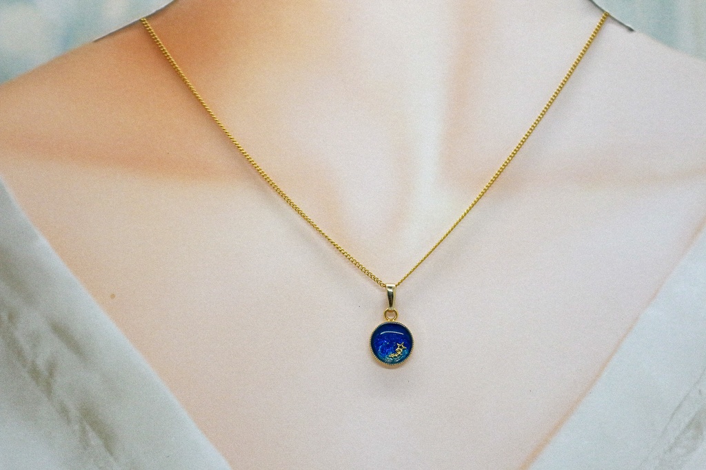 流れ星のネックレス オーシャンブルー×シャンパンゴールド ゴールド金具