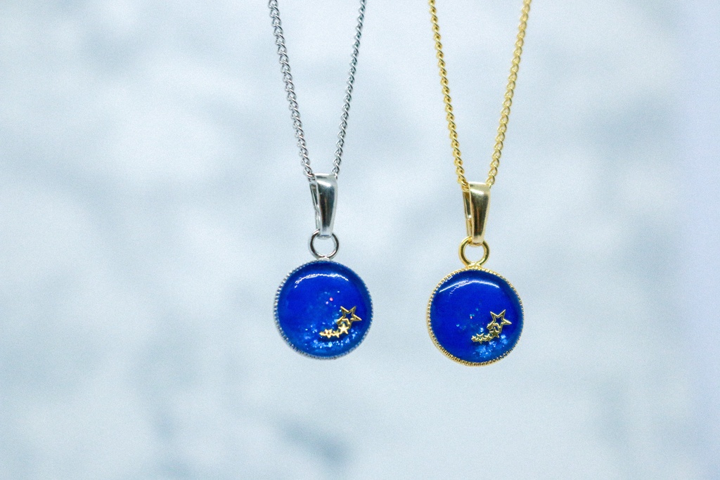 流れ星のネックレス シアン×シアンラメ 金具の色が選べます