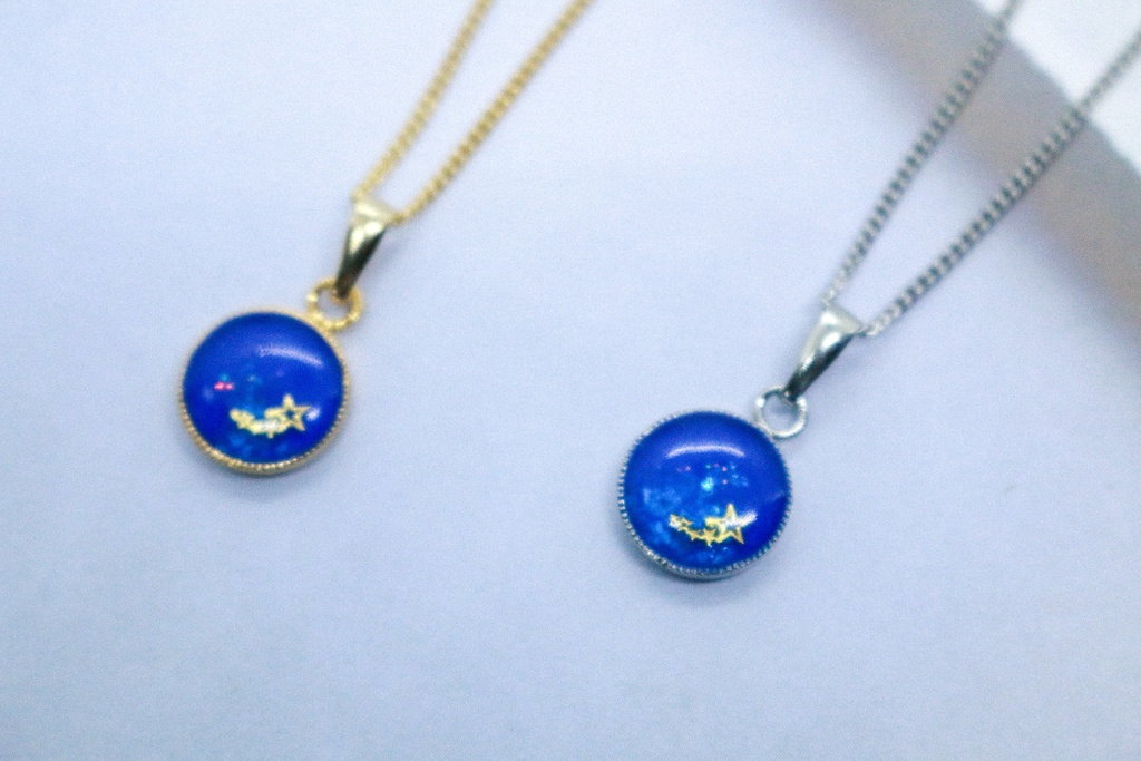 流れ星のネックレス シアン×シアンラメ 金具の色が選べます