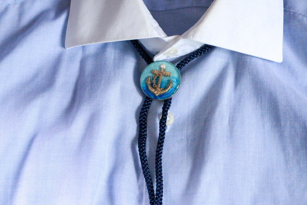 アンカーのループタイ スカイブルー×オーシャンブルー ゴールド金具