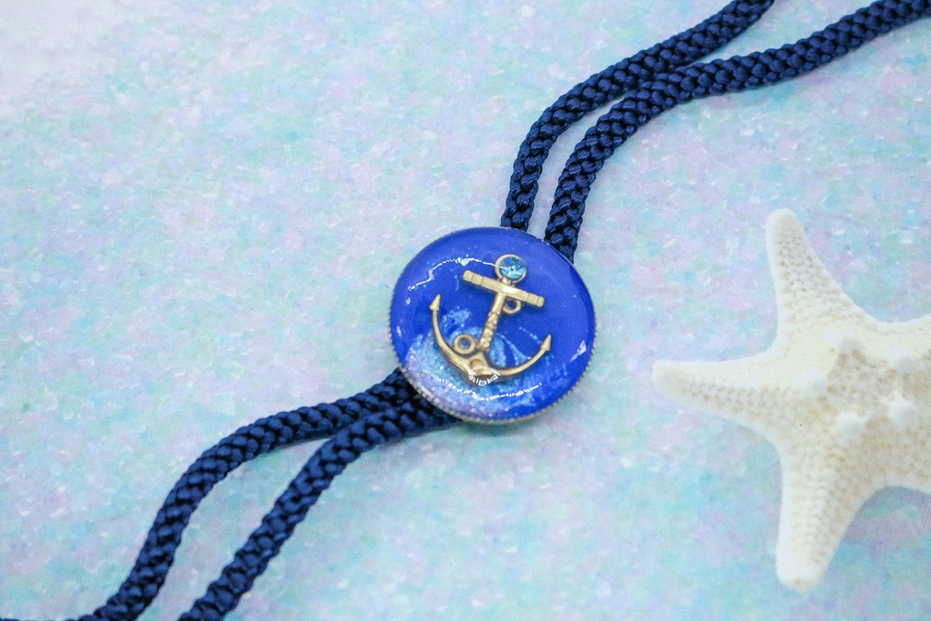 すっきりアンカーのループタイ ブルー×オーロラ ゴールド金具