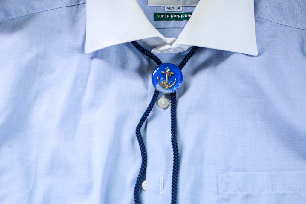 すっきりアンカーのループタイ ブルー×オーロラ ゴールド金具