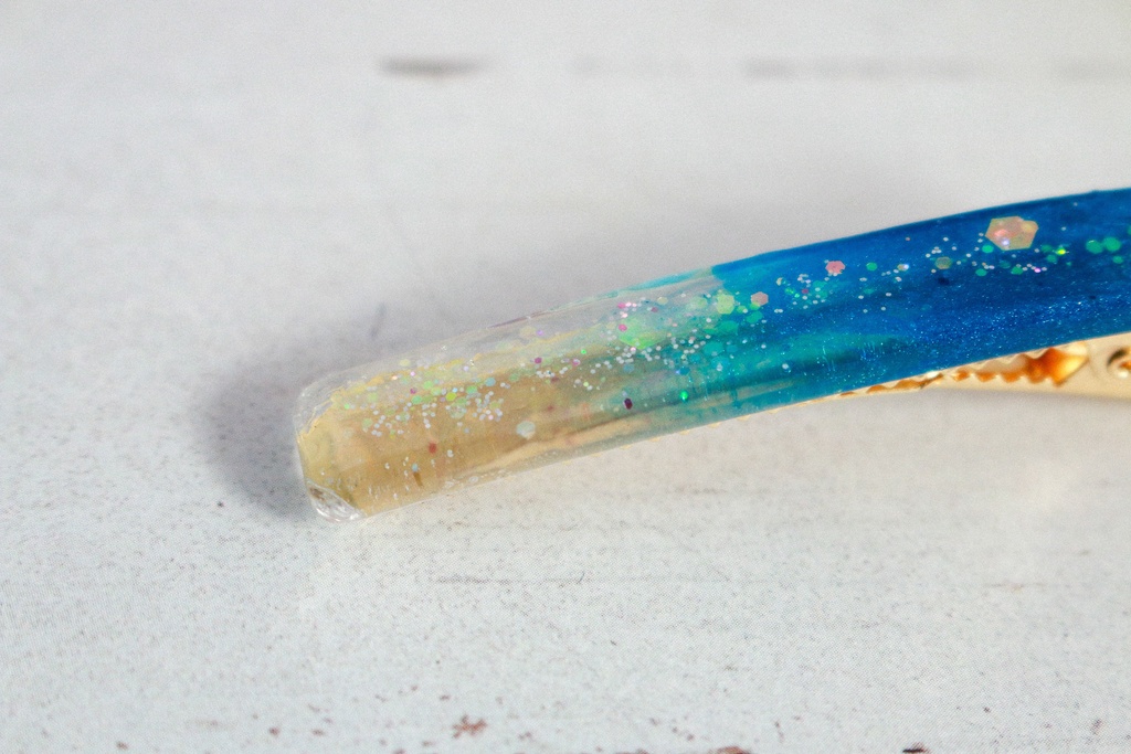 雪の結晶のヘアクリップ スティックタイプ ダークアクア×クリア ゴールド金具