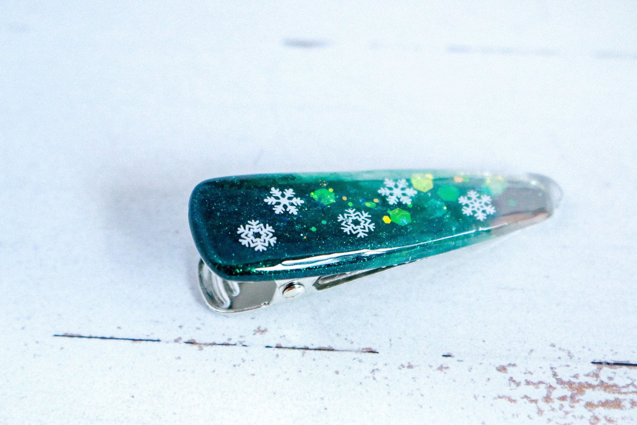 雪の結晶のヘアクリップ ダークグリーン×クリア シルバー金具 - S11a - BOOTH