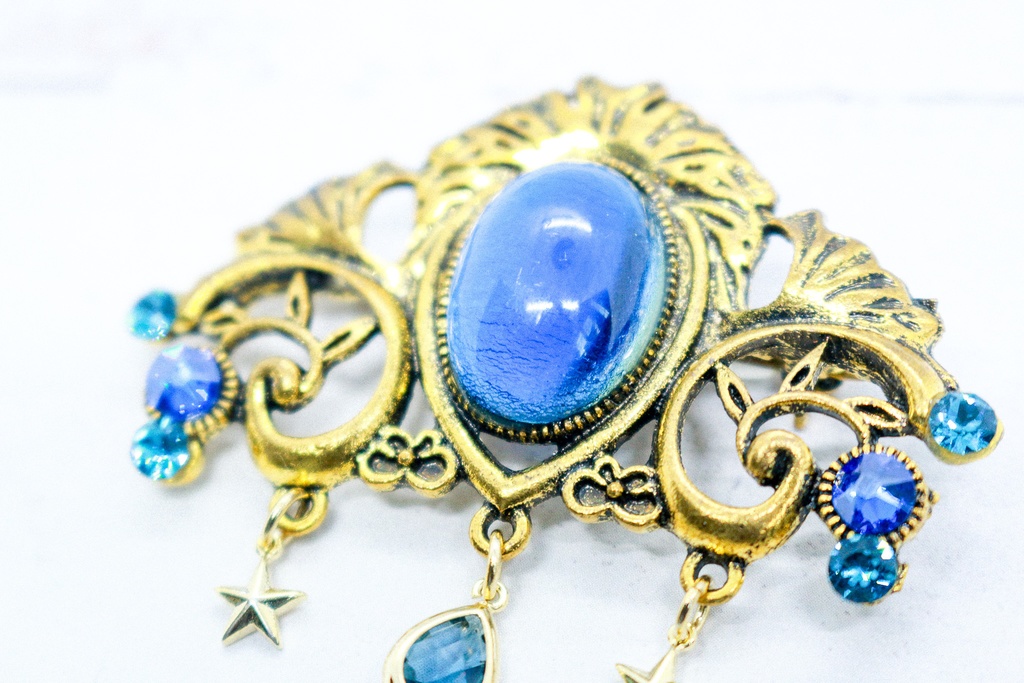 【再販なし】チェコヴィンテージガラスのブローチ ミッドナイトブルー ゴールド金具