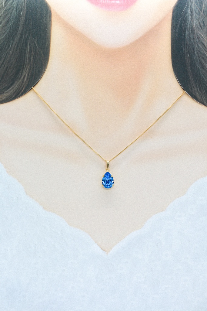 【春カラー】オーストリアクリスタルガラスのペアシェイプカットネックス ~アイスブルー~金具の色が選べます