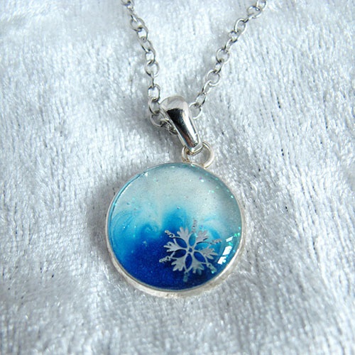 ちいさなまるいネックレス 雪