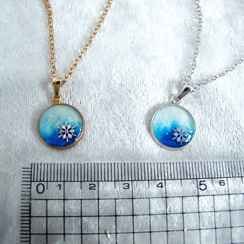 ちいさなまるいネックレス 雪