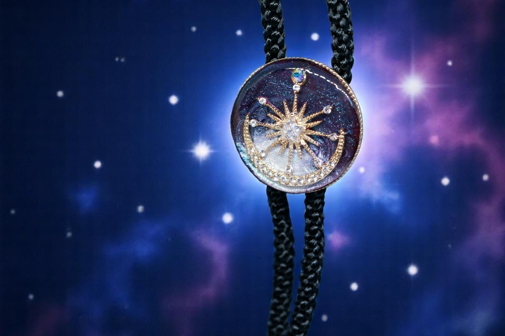 【月夜のきらめき - 星降るループタイ】 ダークパープル×ホワイト ゴールド金具