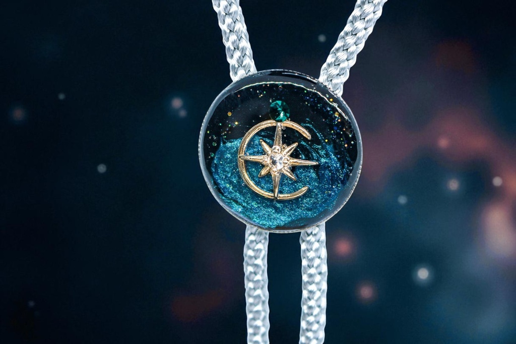 - 「宙の守人」 ポラリスのループタイ　ブラック×ダークグリーン　シルバー金具