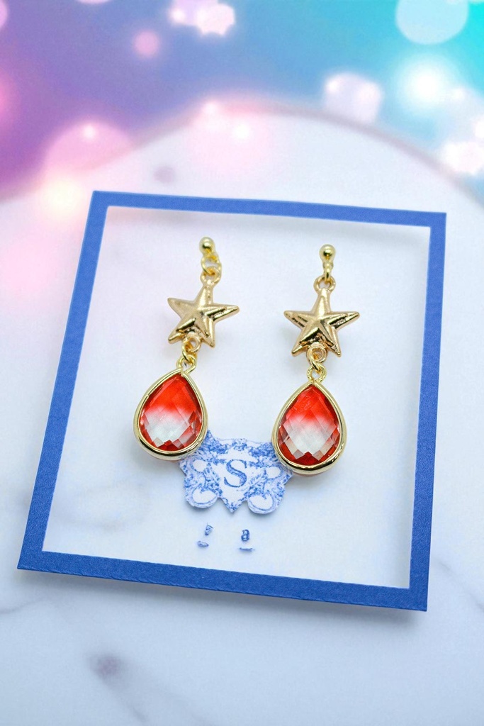 【約束の灯（あかり）】　グラデーションガラスと星のピアス　ゴールド金具　イヤリング変更可能