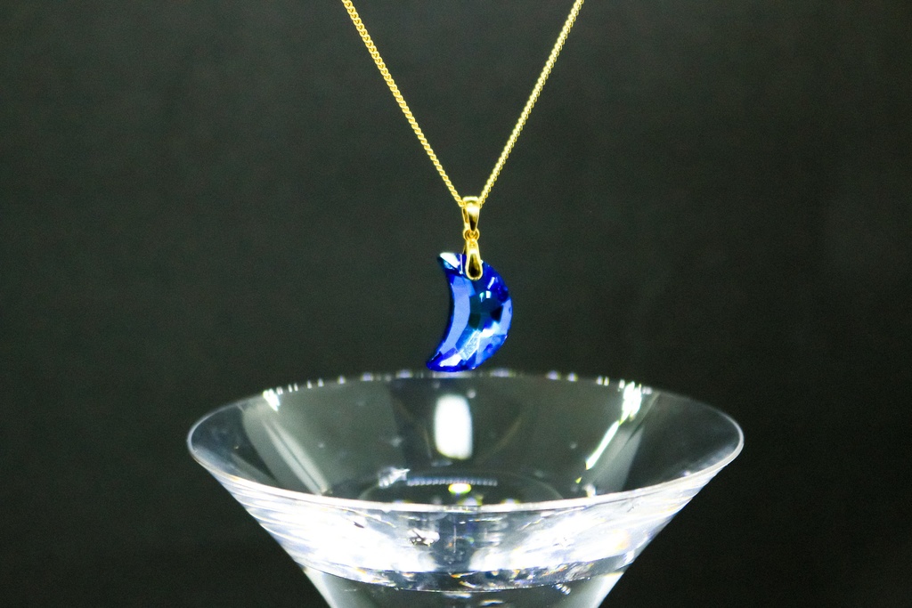 【青の境界】クリスタルガラスのBlue Moonネックレス 金具の色が選べます
