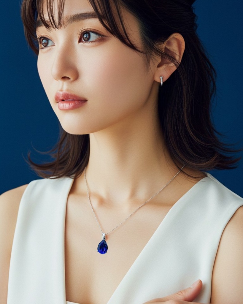 【光の境界】 オーストリアクリスタルガラスのペアシェイプカットネックレス ~ダークサファイア~金具の色が選べます