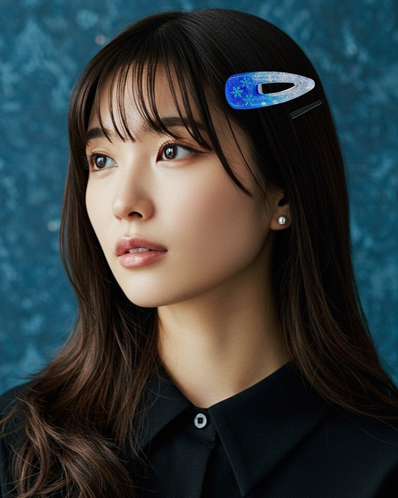 【氷の詩 — シアンブルーの雪の結晶クリップ】 シアンブルー×クリア シルバー金具