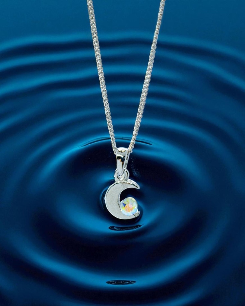 【月の守り石 – 小さな三日月とオーロラクリスタルのネックレス】 金具の色が選べます