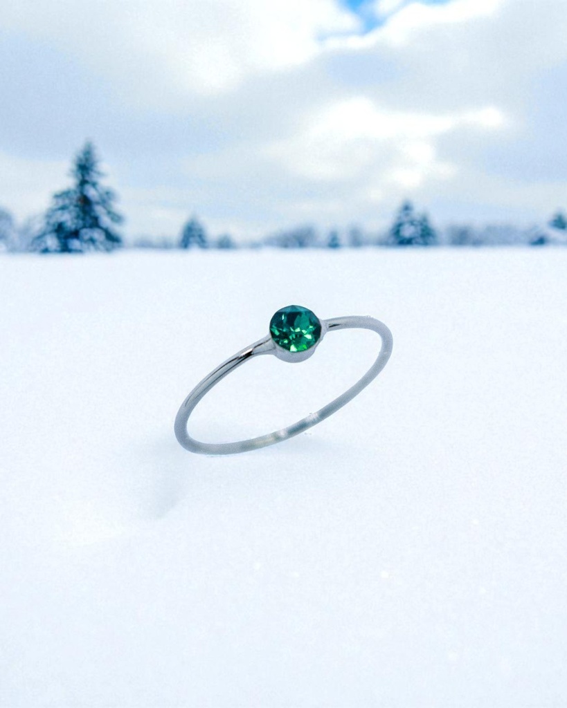 【Ring】 - 芽吹きの指環 ― “エメラルドカラーのクリスタルガラスリング” ―10号&13号金具の色が選べます