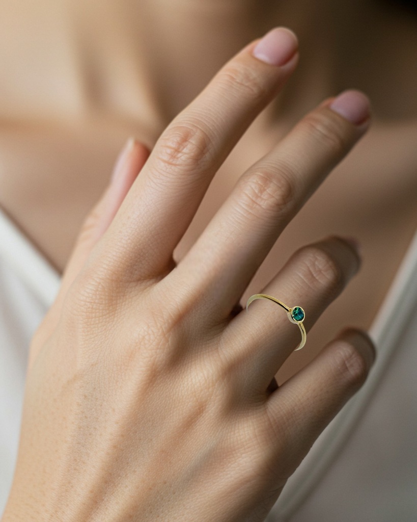 【Ring】 - 芽吹きの指環 ― “エメラルドカラーのクリスタルガラスリング” ―10号&13号金具の色が選べます