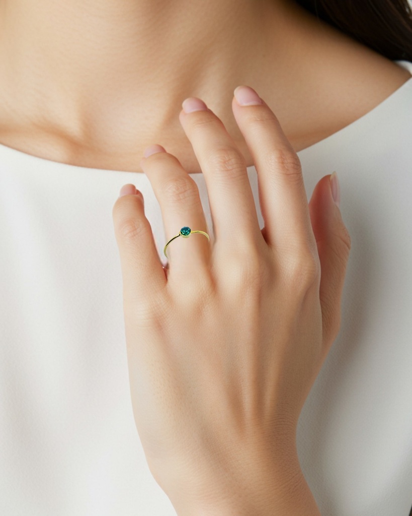 【Ring】 - 芽吹きの指環 ― “エメラルドカラーのクリスタルガラスリング” ―10号&13号金具の色が選べます