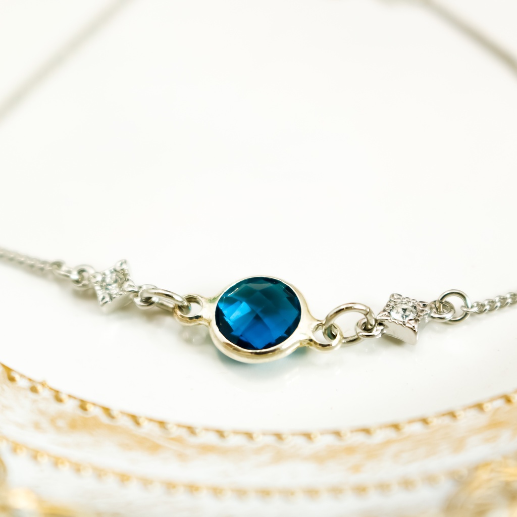 クリスタルガラスのブレスレット ミッドナイトブルーカラー シルバー金具